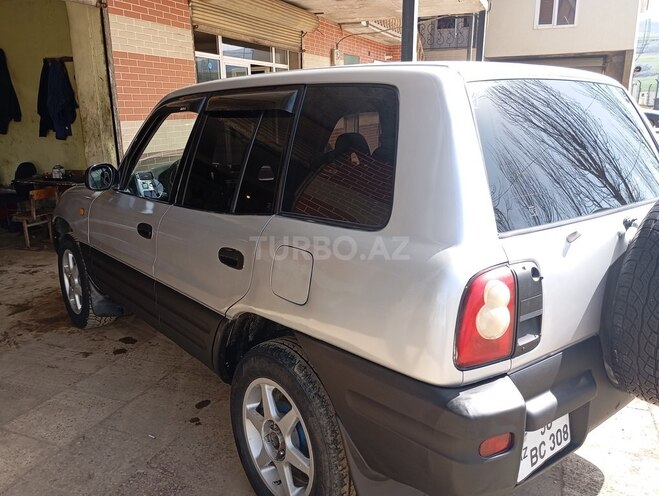 Toyota RAV4 1997, 452,000 km - 2.0 l - Lerik