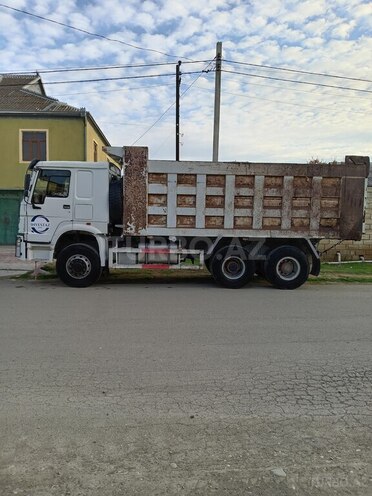 HOWO Sinotruk 2014, 440,000 km - 9.7 л - Yevlax