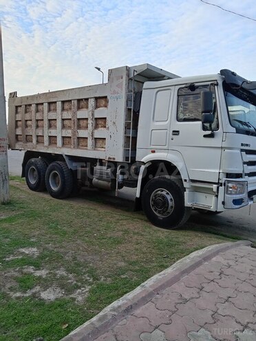 HOWO Sinotruk 2014, 440,000 km - 9.7 л - Yevlax