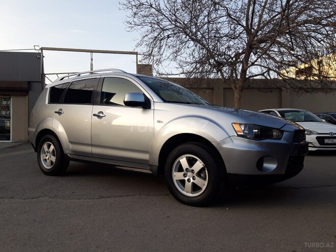 Mitsubishi Outlander 2010, 310,000 km - 2.4 l - Bakı