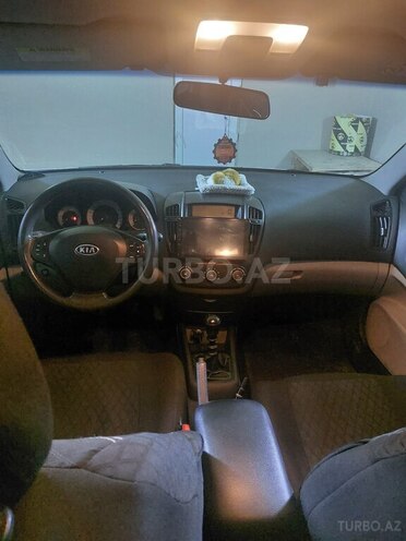 Kia Ceed 2009, 270,000 km - 1.6 л - Bakı