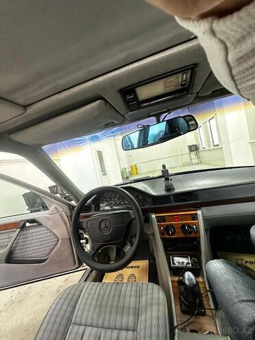 Mercedes E 220 1993, 650,000 km - 2.2 л - Xaçmaz