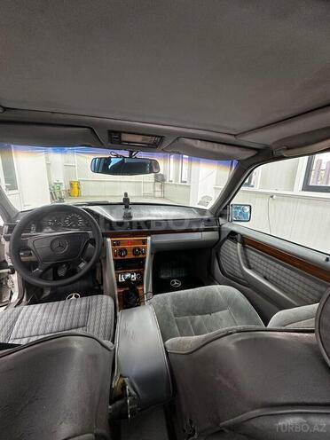 Mercedes E 220 1993, 650,000 km - 2.2 л - Xaçmaz