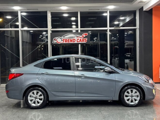 Hyundai Accent-4