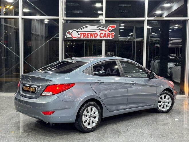 Hyundai Accent-5