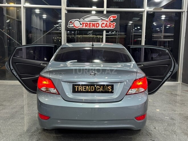 Hyundai Accent-10