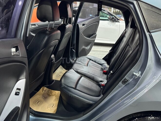 Hyundai Accent-18