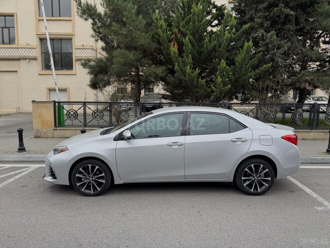 Toyota Corolla 2017, 88,200 km - 1.8 l - Bakı
