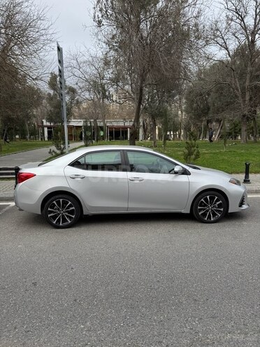 Toyota Corolla 2017, 88,200 km - 1.8 l - Bakı