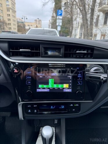 Toyota Corolla 2017, 88,200 km - 1.8 l - Bakı