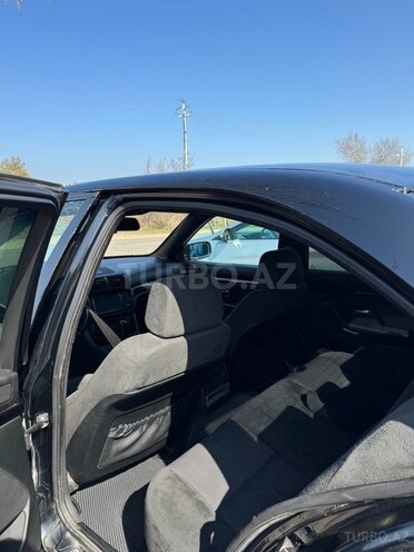 BMW 525 2001, 298,541 km - 2.5 l - Bakı
