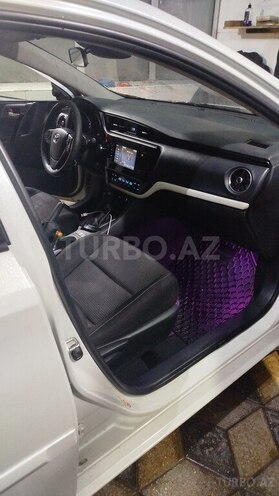 Toyota Corolla 2017, 140,000 km - 1.8 l - Bakı
