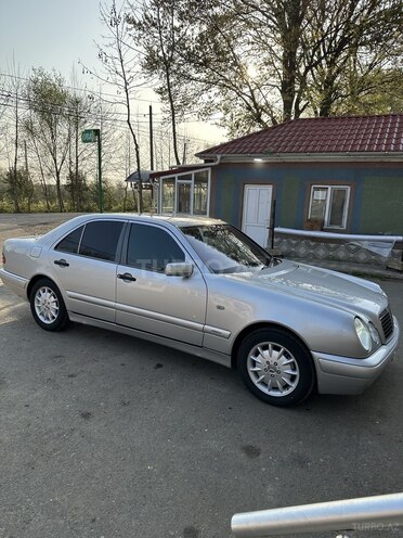 Mercedes E 200 1996, 364,000 km - 2.0 l - Masallı