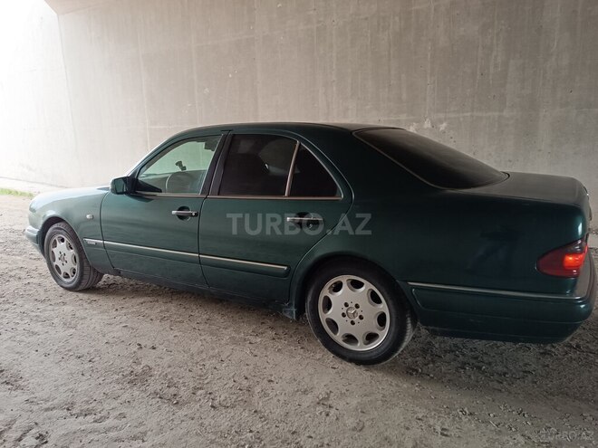 Mercedes E 230 1997, 499,000 km - 2.3 l - Salyan