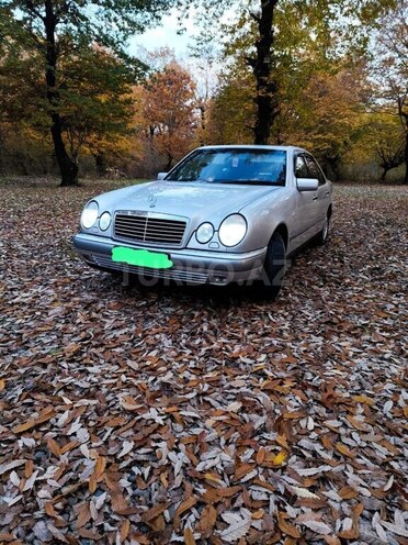 Mercedes E 240 1998, 304,232 km - 2.4 l - Bakı