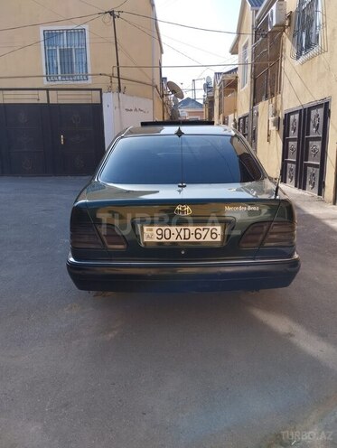 Mercedes E 240 1997, 423,561 km - 2.4 l - Xırdalan