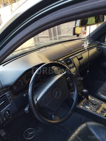 Mercedes E 240 1997, 423,561 km - 2.4 l - Xırdalan