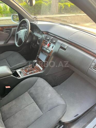 Mercedes E 240 2000, 377,000 km - 2.6 l - Ağcabədi