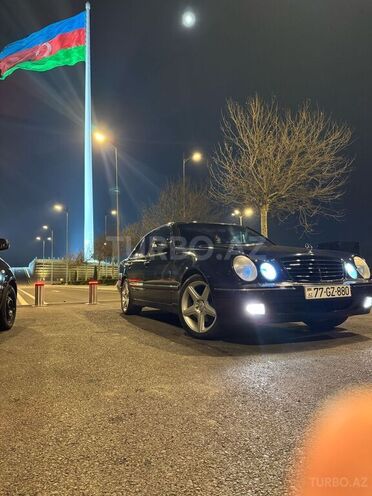 Mercedes E 320 2000, 297,000 km - 3.2 l - Bakı