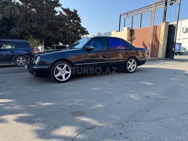 Mercedes E 320 2000, 297,000 km - 3.2 l - Bakı