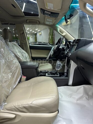 Toyota Land Cruiser Prado-9