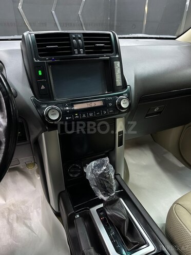 Toyota Land Cruiser Prado-16