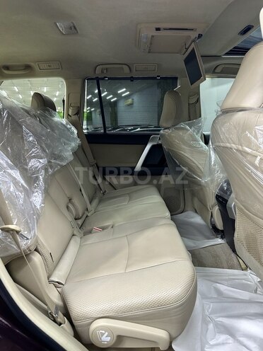 Toyota Land Cruiser Prado-10