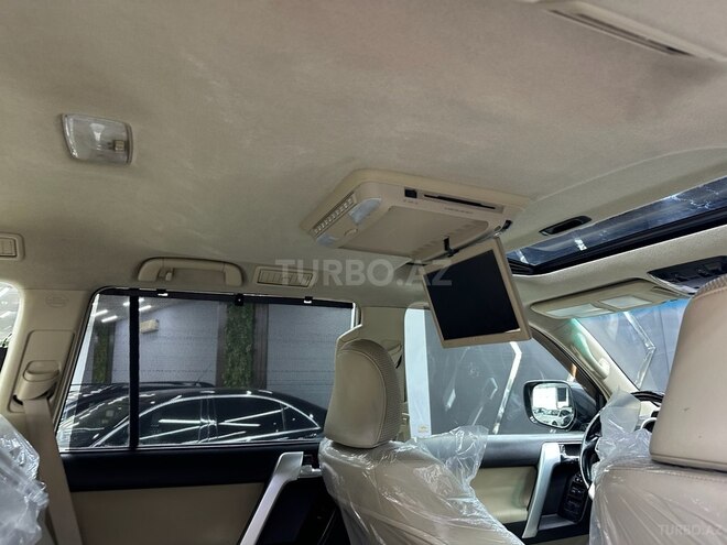 Toyota Land Cruiser Prado-11