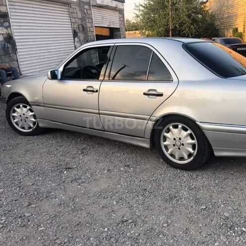 Mercedes C 200 d 1999, 248,000 km - 2.2 l - Kürdəmir