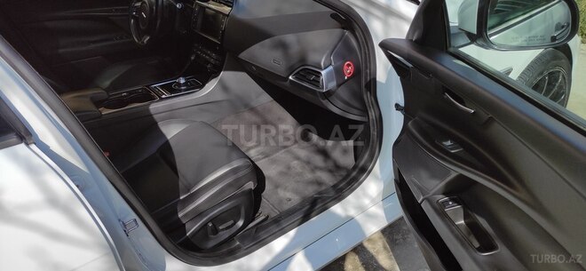 Jaguar XE 2017, 130,000 km - 2.0 l - Bakı