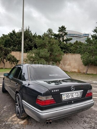 Mercedes E 280 1994, 304,000 km - 2.8 l - Bakı