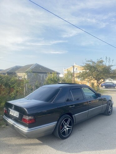 Mercedes E 280 1994, 304,000 km - 2.8 l - Bakı
