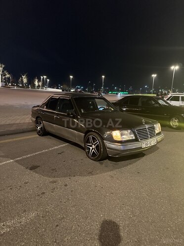 Mercedes E 280 1994, 304,000 km - 2.8 l - Bakı