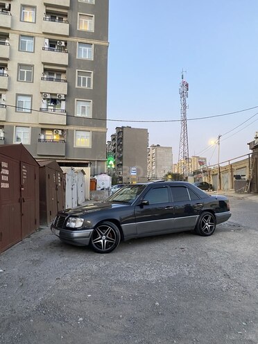 Mercedes E 280 1994, 304,000 km - 2.8 l - Bakı