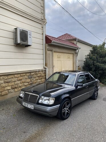 Mercedes E 280 1994, 304,000 km - 2.8 l - Bakı