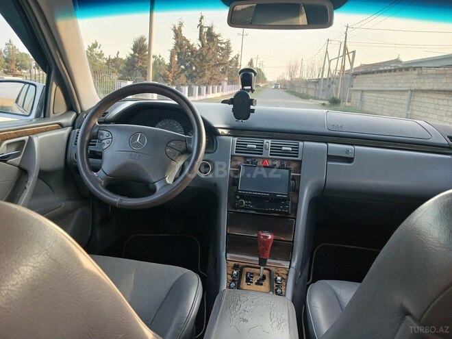 Mercedes E 240 2001, 464,335 km - 2.4 l - İmişli