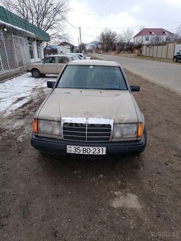 Mercedes C 200 d 1987, 337,980 km - 2.0 л - Tovuz