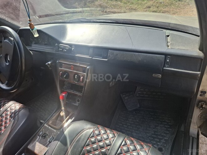 Mercedes C 200 d 1987, 337,980 km - 2.0 л - Tovuz