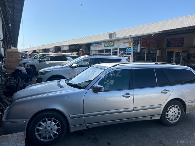 Mercedes E 270 2000, 123,000 km - 2.7 l - Bakı