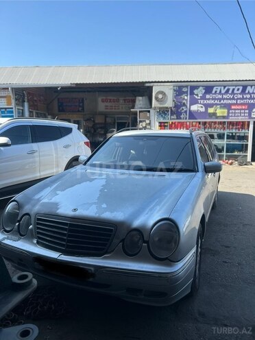 Mercedes E 270 2000, 123,000 km - 2.7 l - Bakı