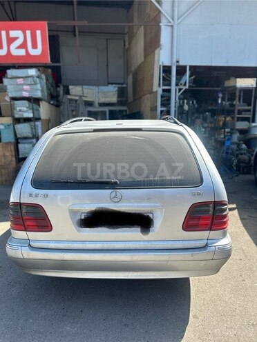 Mercedes E 270 2000, 123,000 km - 2.7 l - Bakı