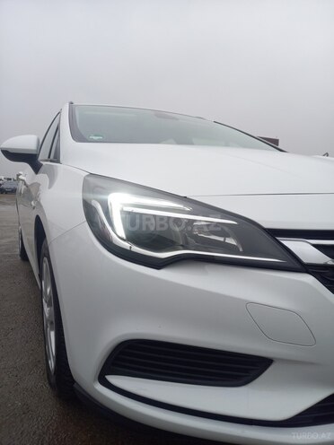 Opel Astra 2018, 210,000 km - 1.6 l - Bakı