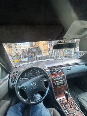 Mercedes E 270 2000, 123,000 km - 2.7 l - Bakı