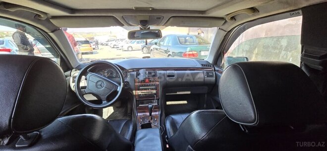 Mercedes E 240 1999, 355,000 km - 2.4 л - Bakı