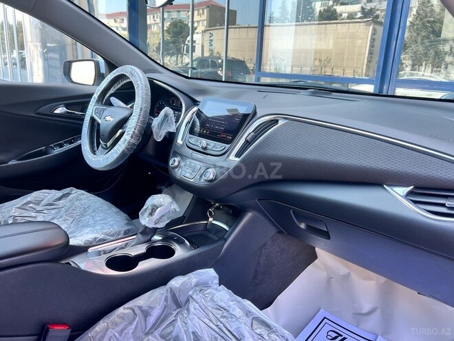 Chevrolet Malibu-13