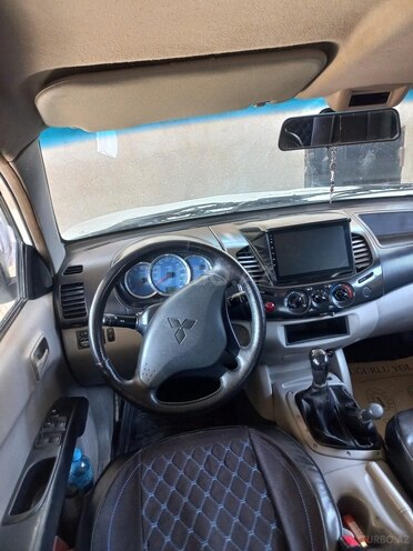 Mitsubishi L200 2006, 282,860 km - 2.5 l - Bakı