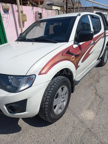 Mitsubishi L200 2006, 282,860 km - 2.5 l - Bakı