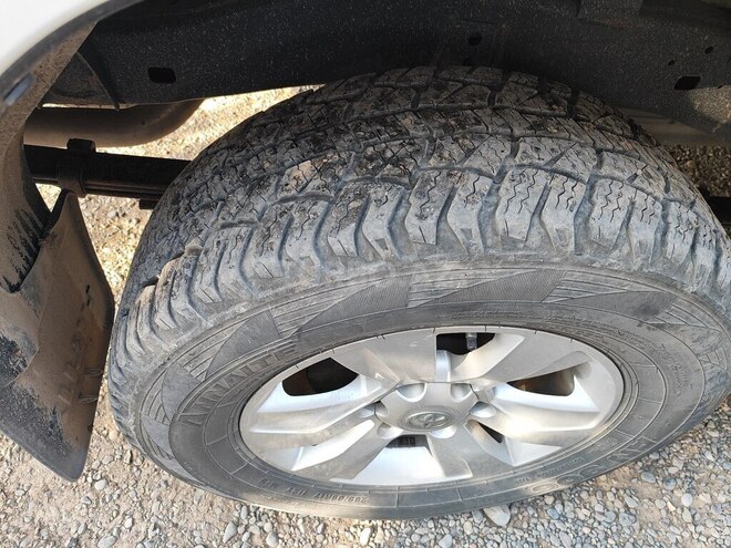 Toyota Hilux 2016, 220,000 km - 2.4 l - Bakı