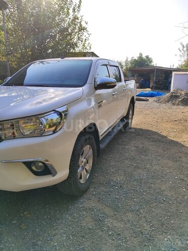 Toyota Hilux 2016, 220,000 km - 2.4 l - Bakı