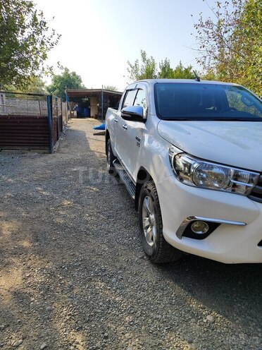 Toyota Hilux 2016, 220,000 km - 2.4 l - Bakı